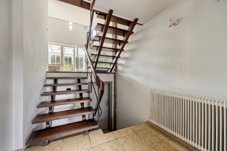 Charming villa to modernize in a quiet location