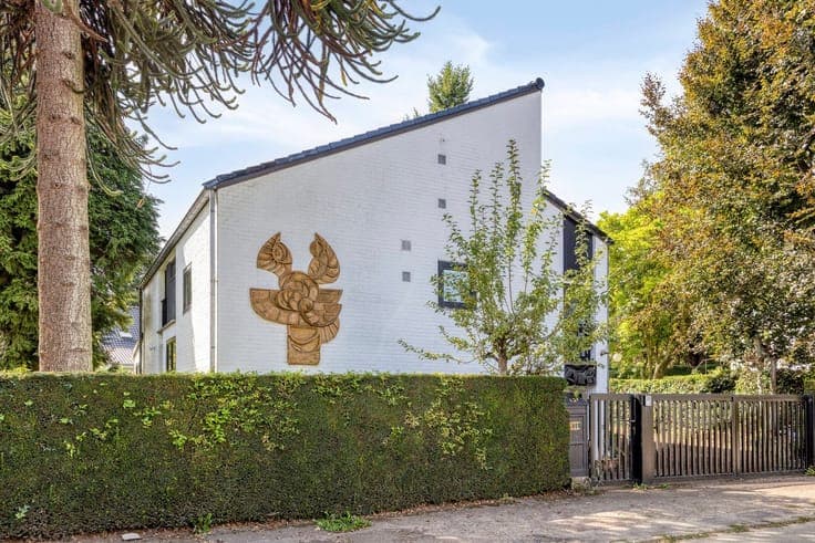 Charming villa to modernize in a quiet location