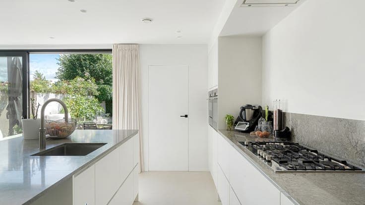 Renovated home in a great location in historic Knokke, near
