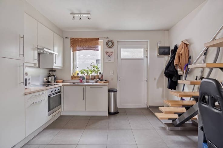Recent ready-to-move-in town house, for sale in the center o