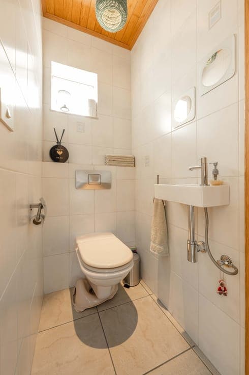 Knappe, verzorgde alleenstaande hedendaagse woning met 3 ...