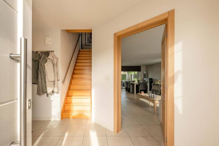 Knappe, verzorgde alleenstaande hedendaagse woning met 3 ...