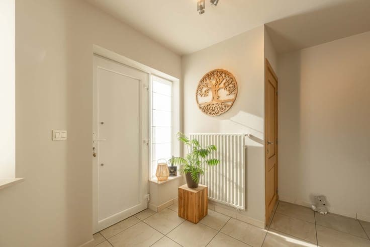 Knappe, verzorgde alleenstaande hedendaagse woning met 3 ...