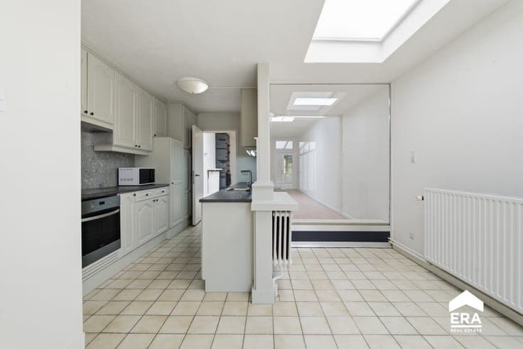 Move-in ready home with garden and garage in Roeselare