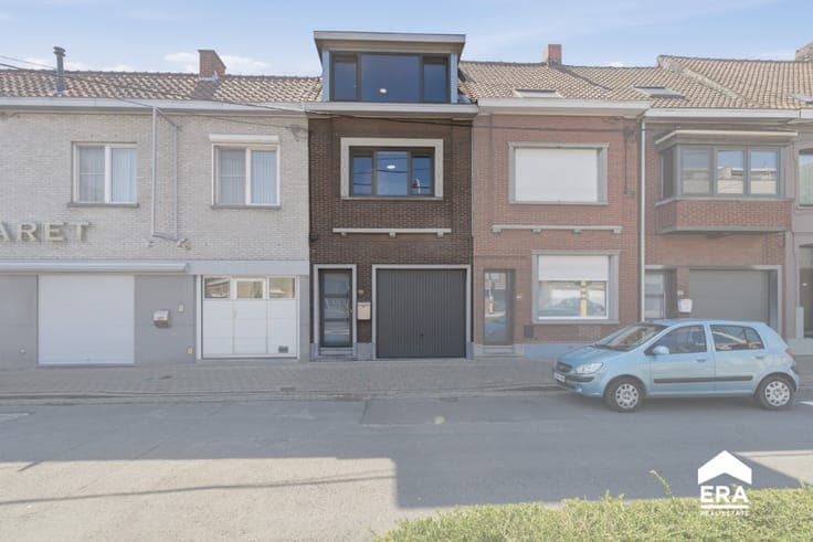 Move-in ready home with garden and garage in Roeselare