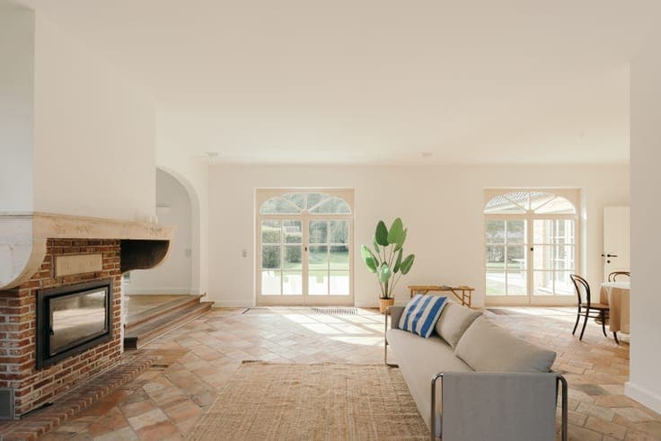 A stylish, timeless villa with a beautiful garden