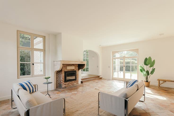 A stylish, timeless villa with a beautiful garden