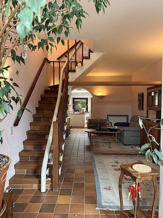 Charming move-in home with 2 bedrooms.