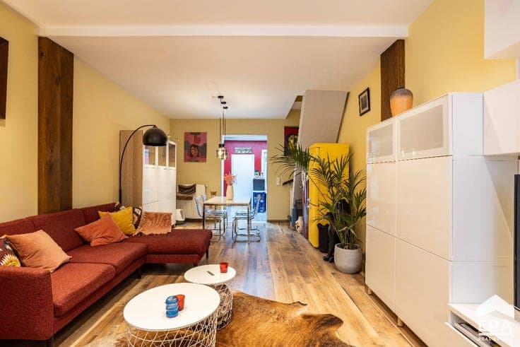 Move-in ready townhouse with 4 bedrooms and roof terrace