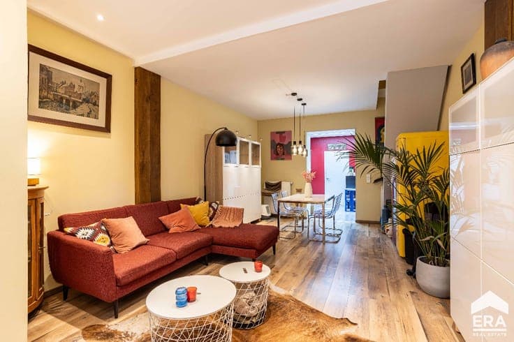 Move-in ready townhouse with 4 bedrooms and roof terrace