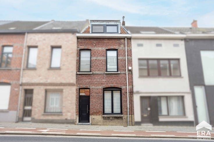 Move-in ready townhouse with 4 bedrooms and roof terrace