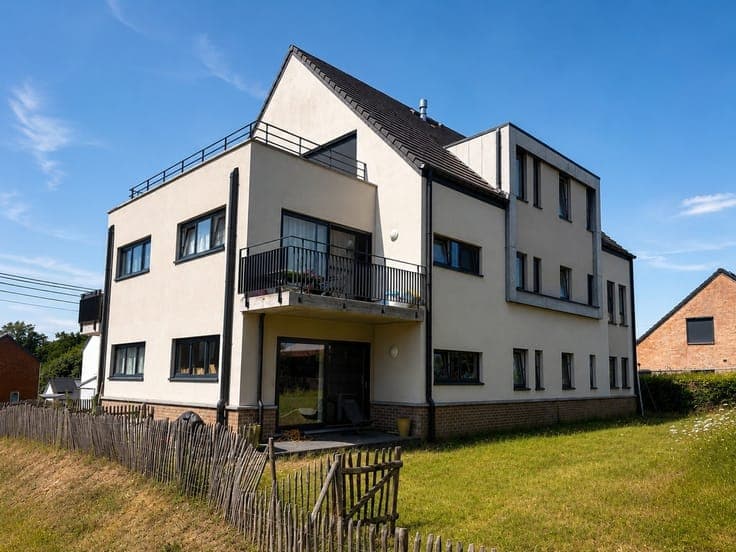 Apartment building