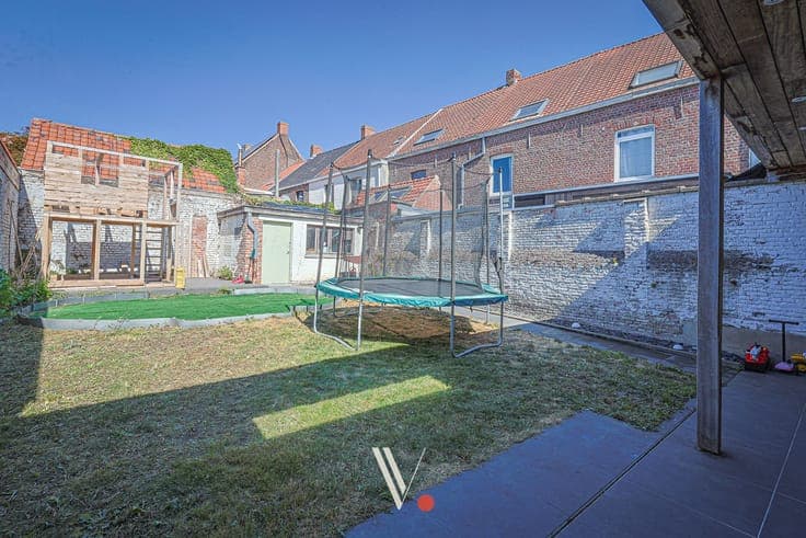 Verrassend ruime en rustig gelegen gezinswoning met tuin ...