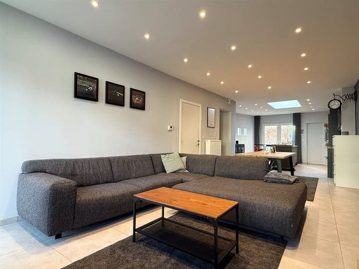 FULLY RENOVATED 3-BEDROOM HOUSE