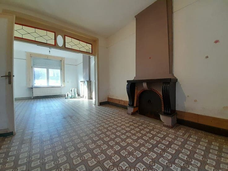 MAISON À RÉNOVER AVEC BEAUCOUP DE POTENTIEL À FLOBECQ