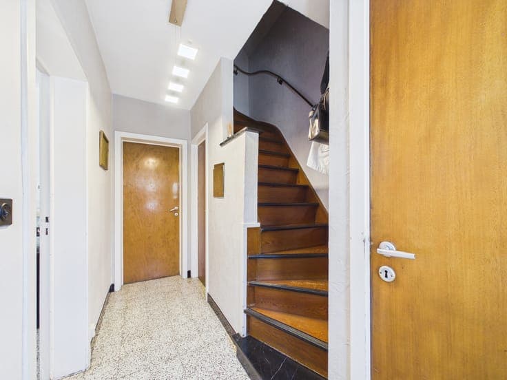 2-Bedroom House with GARDEN & PARKING