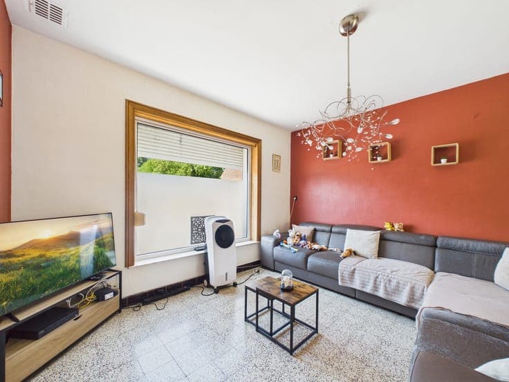 2-Bedroom House with GARDEN & PARKING