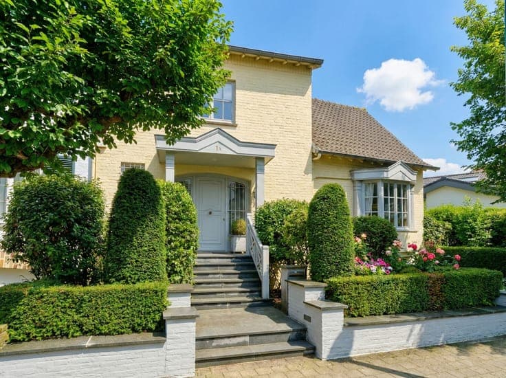 Chant d'Oiseau delightful villa with refined décor