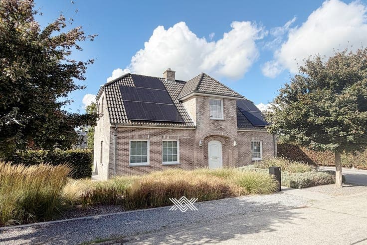 Gezinswoning met ruime tuin in een rustige omgeving