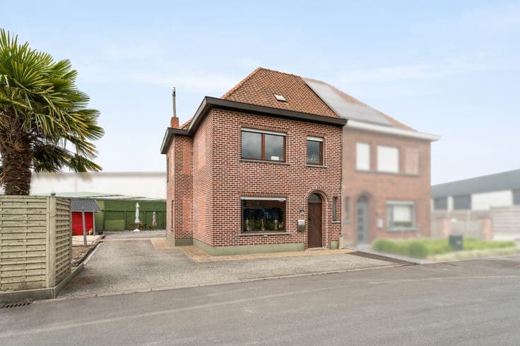 Charmante woning te koop in Ardooie!