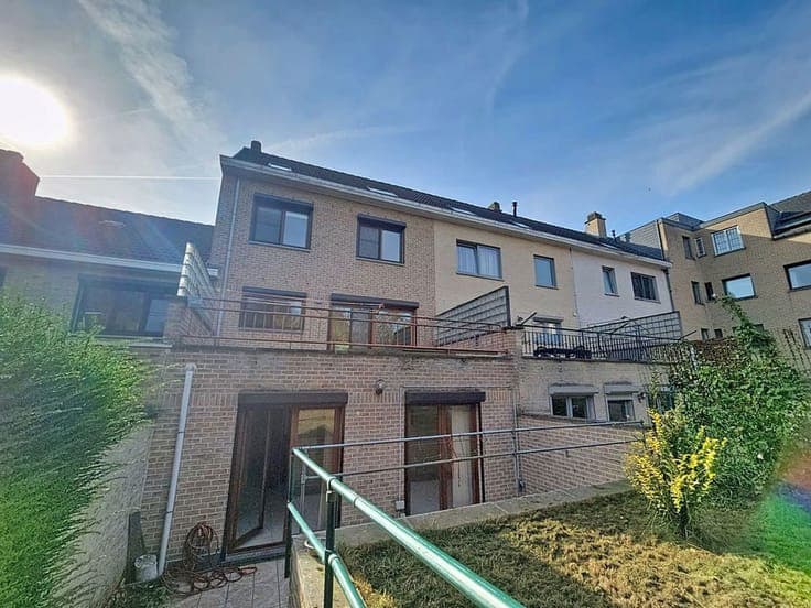 MAISON 4/5 CHAMBRES AVEC GARAGE ET JARDIN