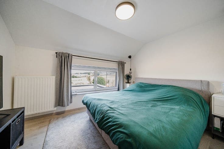 New-build 5-bedroom house with dual living spaces in Wardin