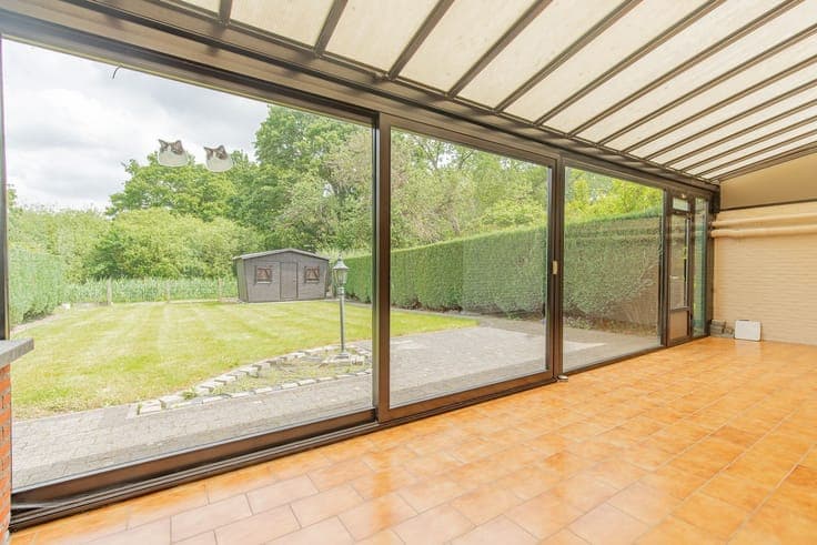 PRIMA ONDERHOUDEN GEZINSWONING MET 3 SLAAPKAMERS, LEUKE TUIN