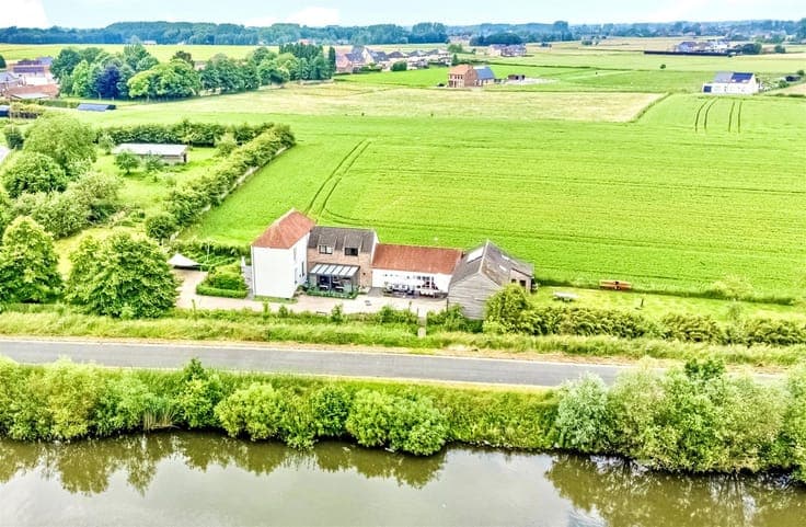 UNIEK gelegen prachtig energiezuinig LANDHUIS (ideale B&B).