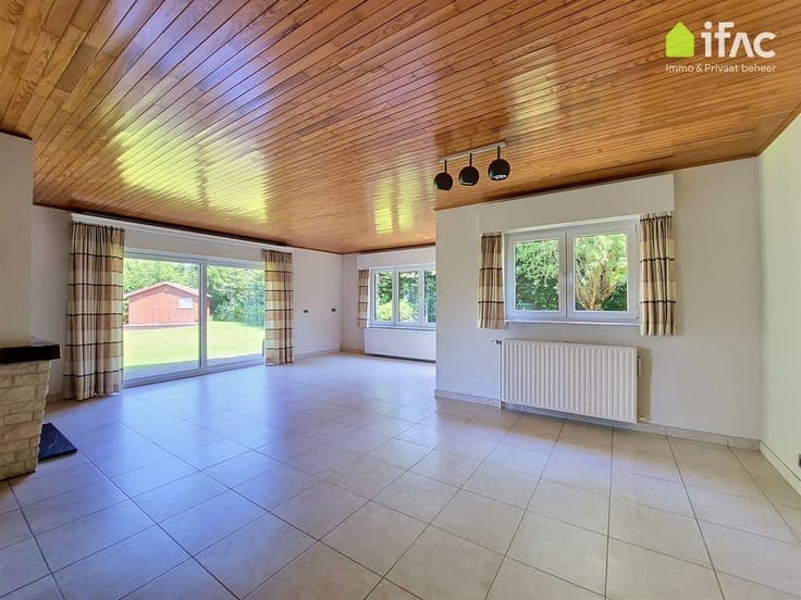 Peacefully located renovated villa in perfect condition