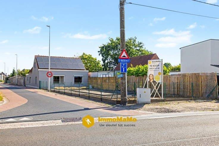INSTAPKLARE WONING, CENTRAAL GELEGEN IN WACHTEBEKE - TE KOOP