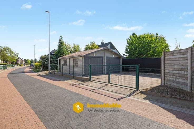 INSTAPKLARE WONING, CENTRAAL GELEGEN IN WACHTEBEKE - TE KOOP
