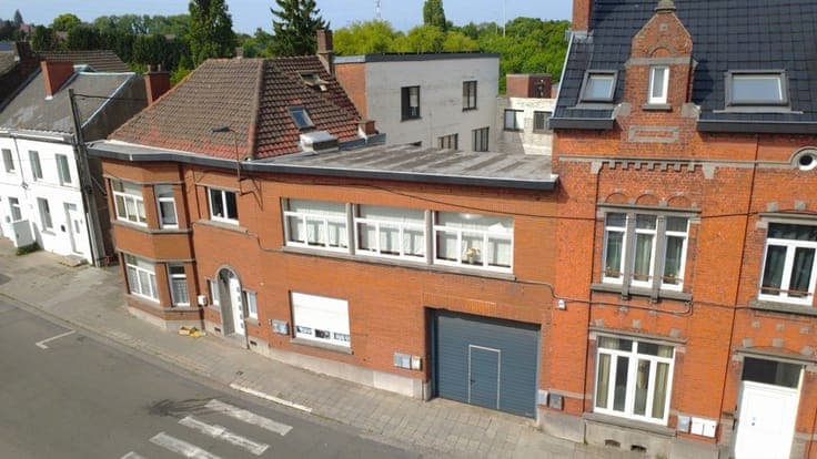 Large multi-unit investment property fully compliant