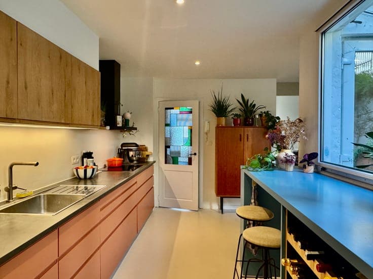Ready-to-move-in bright house with terrace in prime location