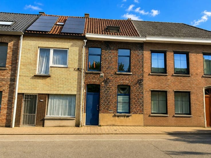 Gezellige en rustig gelegen te renoveren rijwoning met ve...