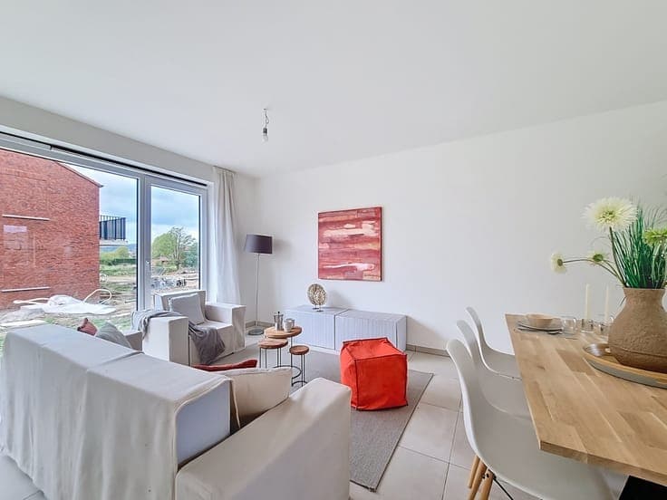 Volledig afgewerkte nieuwbouwwoning tot in de zolderkamer