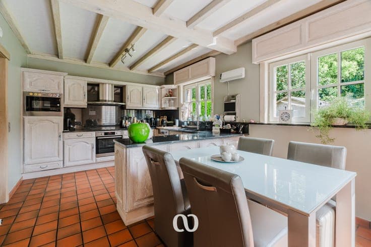 Beautifully maintained family home with 4 bedrooms