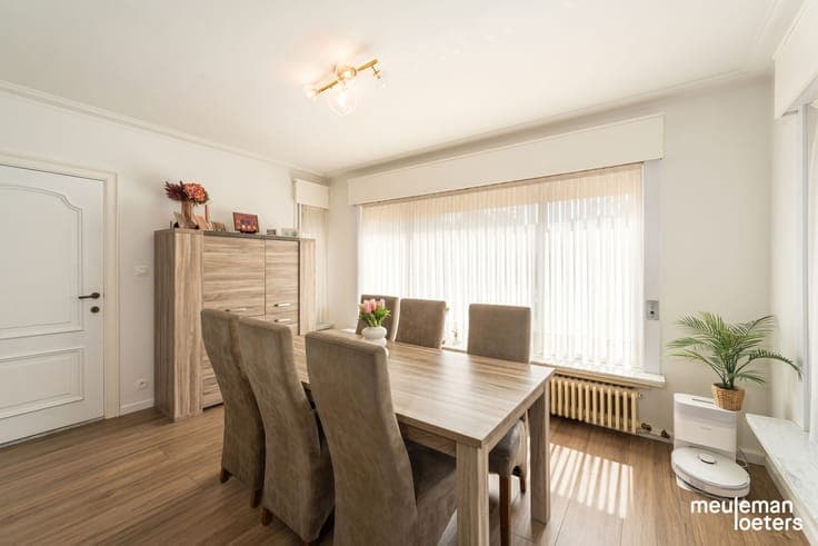 Characterful detached house with double garage in Maldegem –