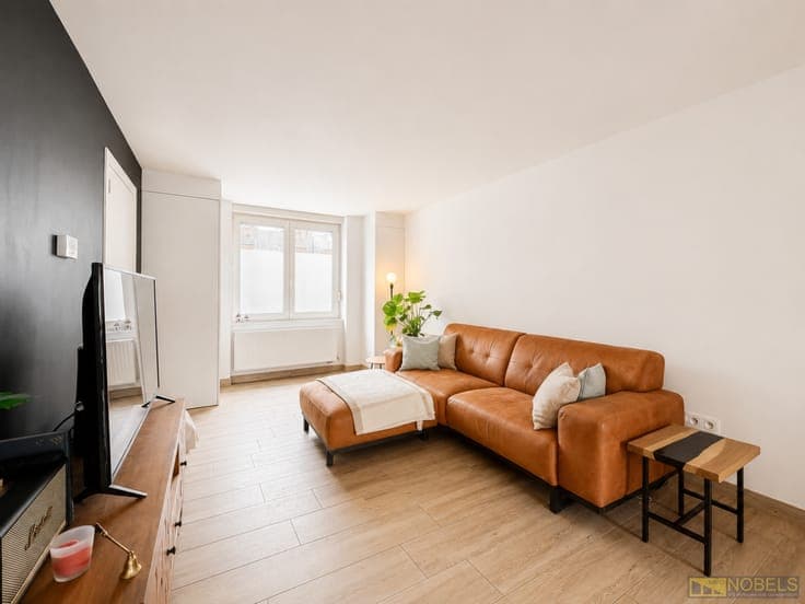 Te koop, Trendy en instapklare stadswoning met 3 slaapkam...