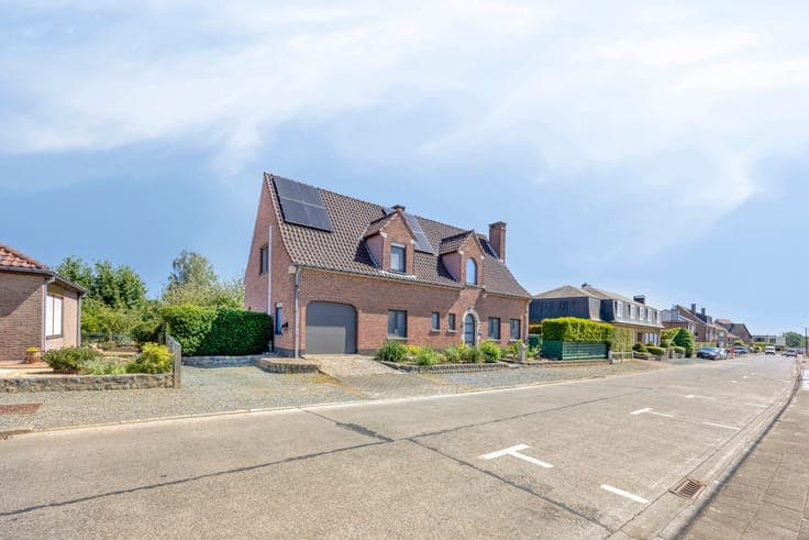 House in Roosdaal