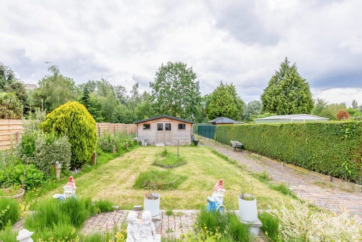 Gezinswoning met praktische indeling en ruime tuin