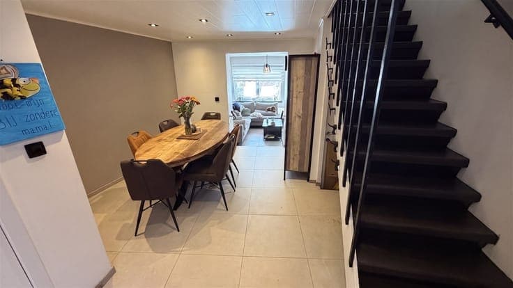 CITY HOME WITH 3 BEDROOMS AND ROOF TERRACE