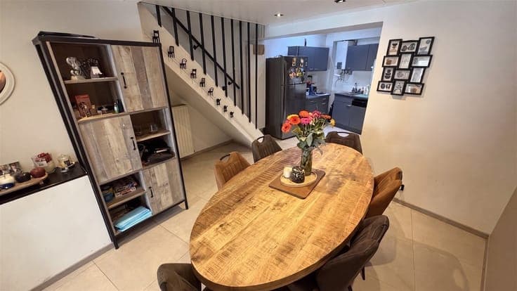 CITY HOME WITH 3 BEDROOMS AND ROOF TERRACE
