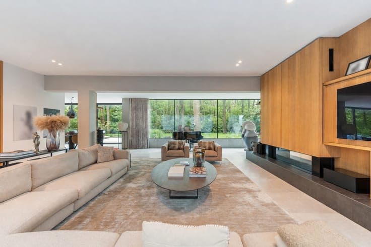 Exclusive luxury villa near the golf course and lake in K...