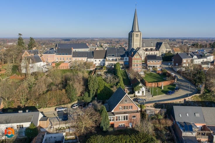 Te renoveren woning op uitzonderlijke locatie te HODB