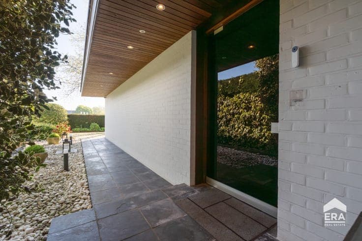 Architect-designed home on large plot in Wemmel