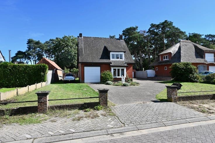 Open bebouwing met 5 slaapkamers op een absolute top loca...