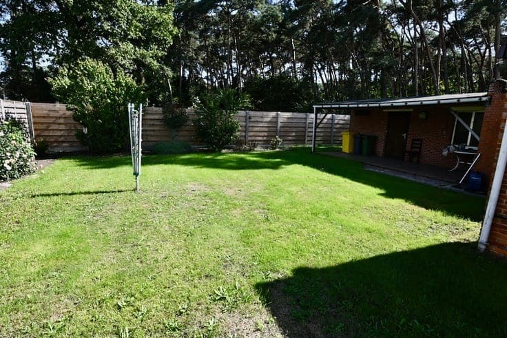 Open bebouwing met 5 slaapkamers op een absolute top loca...