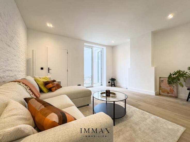Renovated townhouse with 4 bedrooms in a prime location