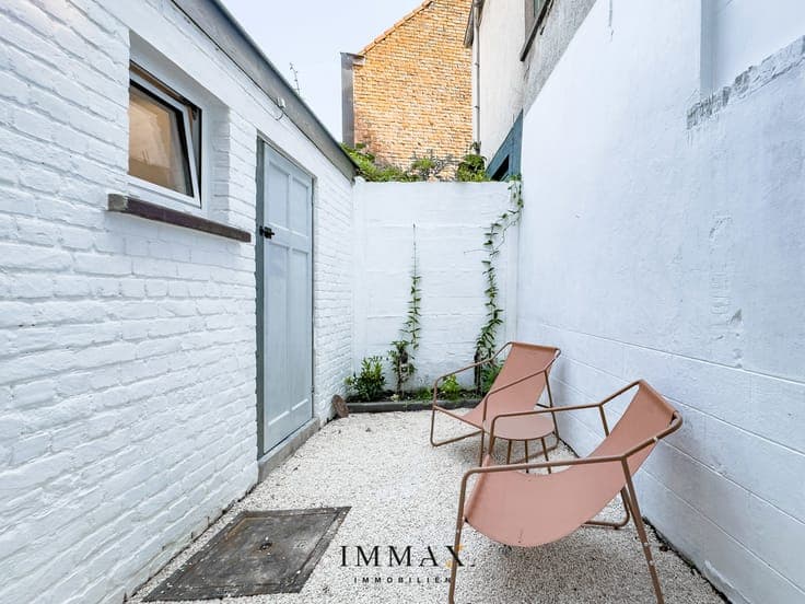 Renovated townhouse with 4 bedrooms in a prime location