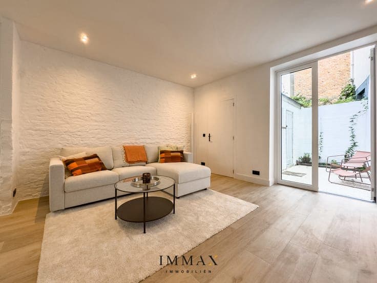 Renovated townhouse with 4 bedrooms in a prime location